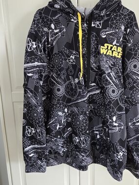 Star Wars Gray & Black Logo Pullover